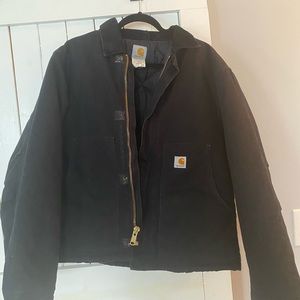 Black carhartt jacket size 42 regular (large)